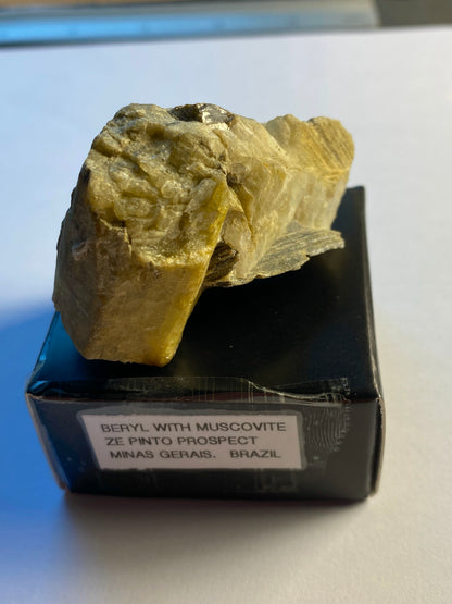 BERYL WITH MUSCOVITE FROM MINAS GERAIS, BRAZIL. 48g MF1354