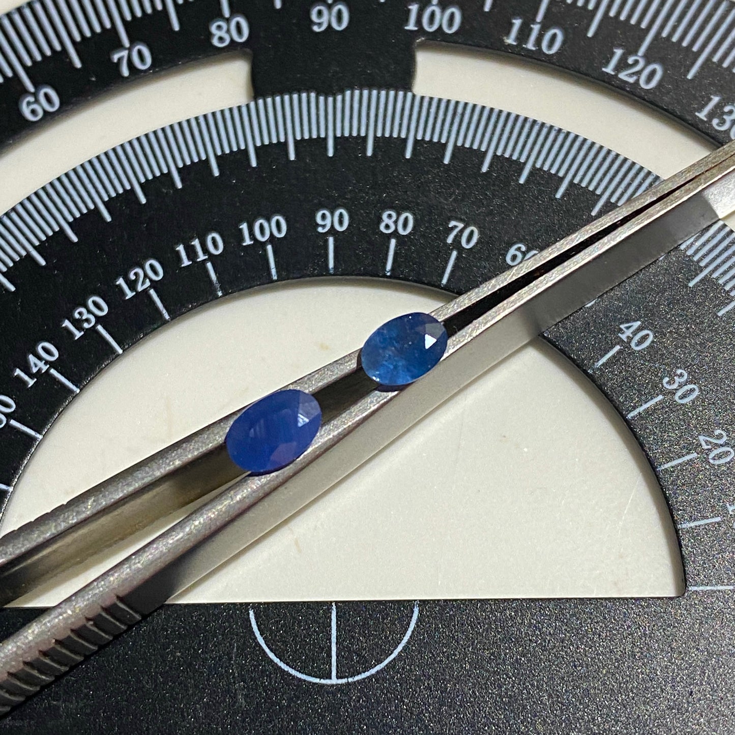 SAPPHIRE CORUNDUM GEMSTONES x 2 : RATNAPURA, SRI LANKA. 0.80Ct. MFG5475