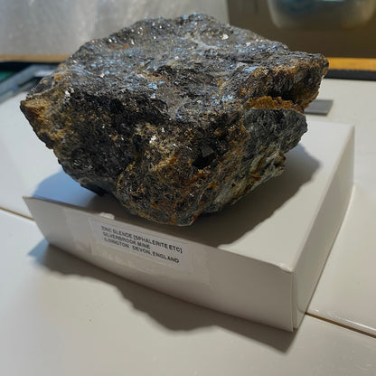 ZINCBLENDE [SPHALERITE ETC] : SILVERBROOK MINE, ILSINGTON, DEVON 788g MF5201