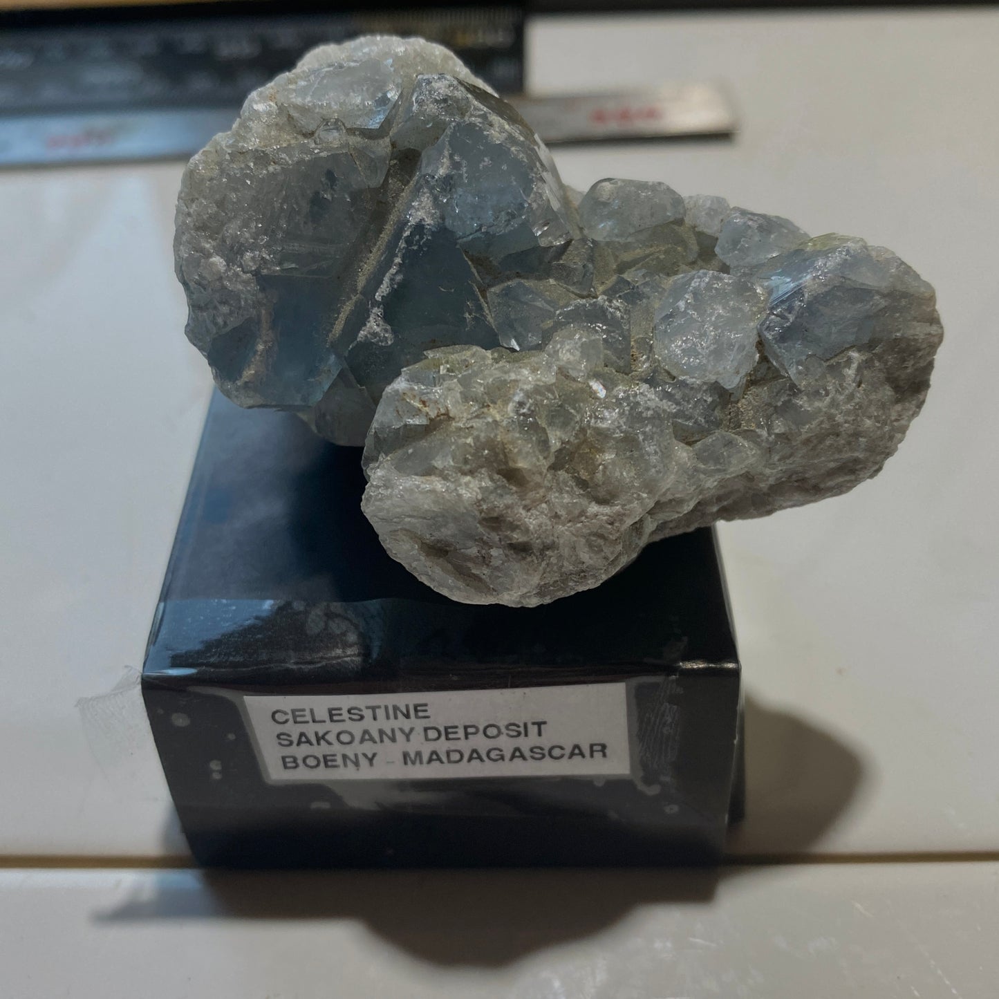 CELESTINE : SAKOANY DEPOSIT, BOENY, MADAGASCAR. 141g MF5202