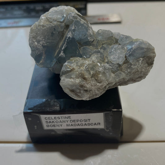 CELESTINE : SAKOANY DEPOSIT, BOENY, MADAGASCAR. 141g MF5202