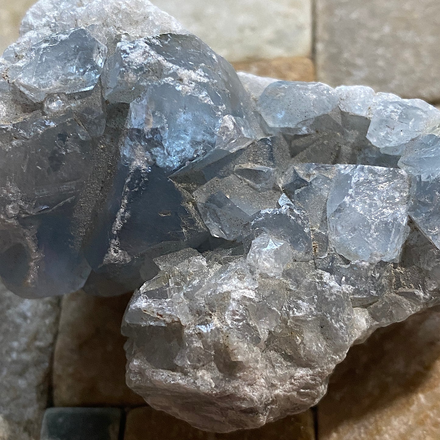 CELESTINE : SAKOANY DEPOSIT, BOENY, MADAGASCAR. 141g MF5202