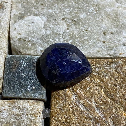 SAPPHIRE CORUNDUM COARSE NATURAL GEMSTONE : NORTHERN CAPE, SOUTH AFRICA 6.55Ct MFG5480