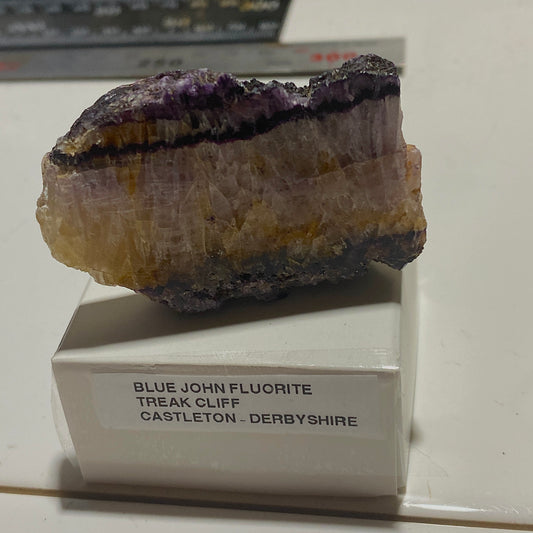 BLUE JOHN FLUORITE : TREAK CLIFF, CASTLETON, DERBYSHIRE  49g MF5205