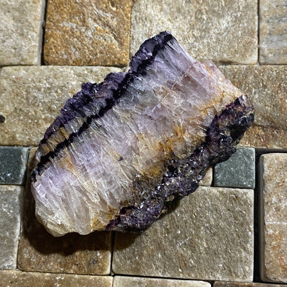 BLUE JOHN FLUORITE : TREAK CLIFF, CASTLETON, DERBYSHIRE  49g MF5205