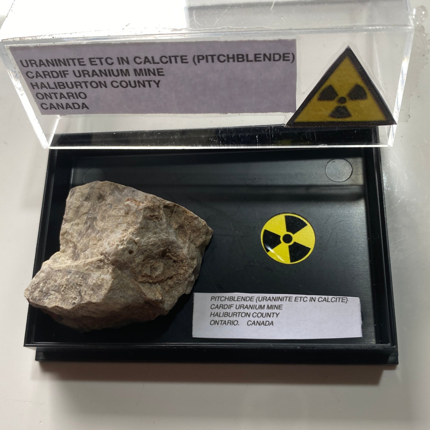 URANINITE [ETC] IN CALCITE : CARDIF URANIUM MINE, ONTARIO, CANADA 29g MF5207