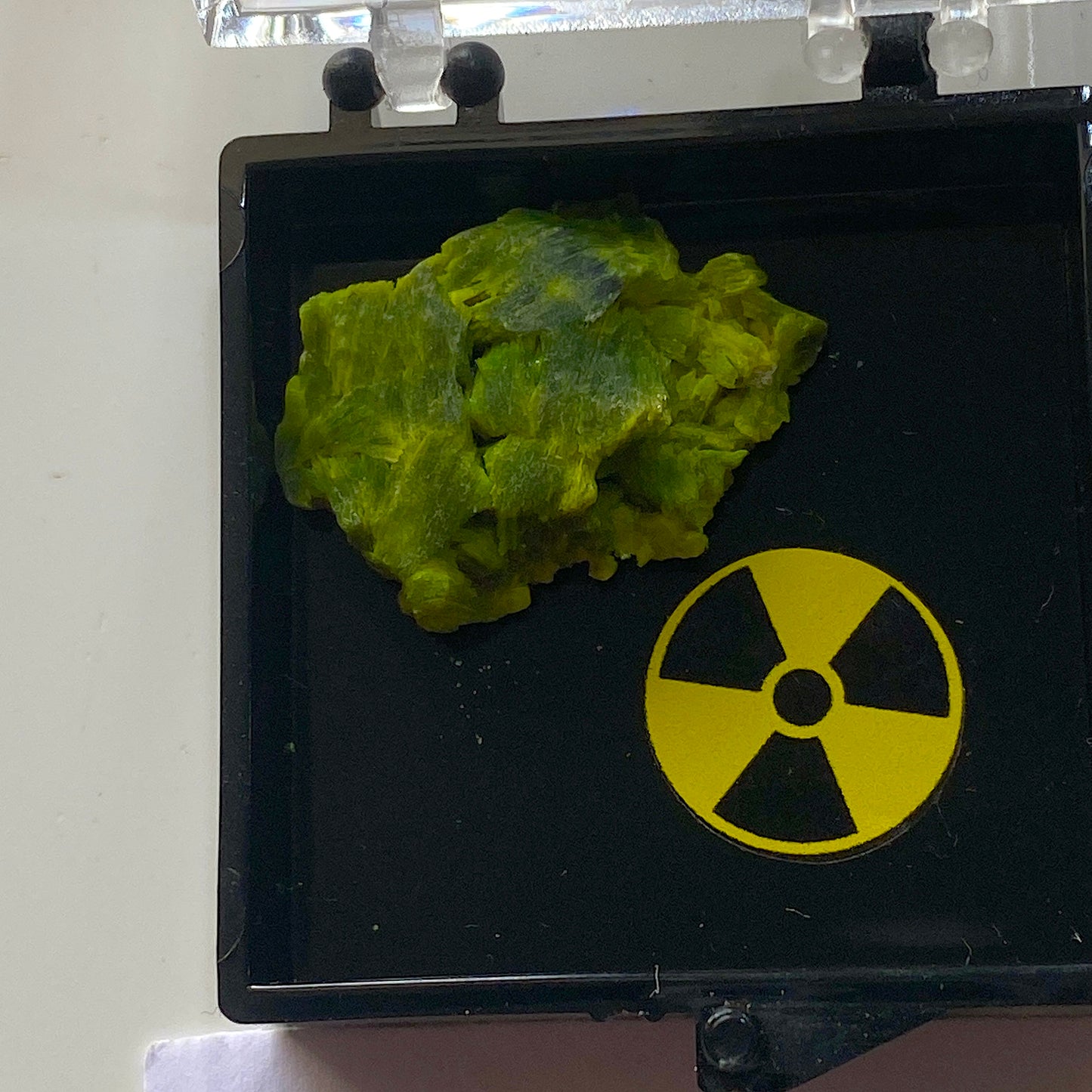 AUTUNITE ** RADIOACTIVE ** : NANJINGQIAO URANIUM MINE, HUNAN, CHINA 3g MF5208