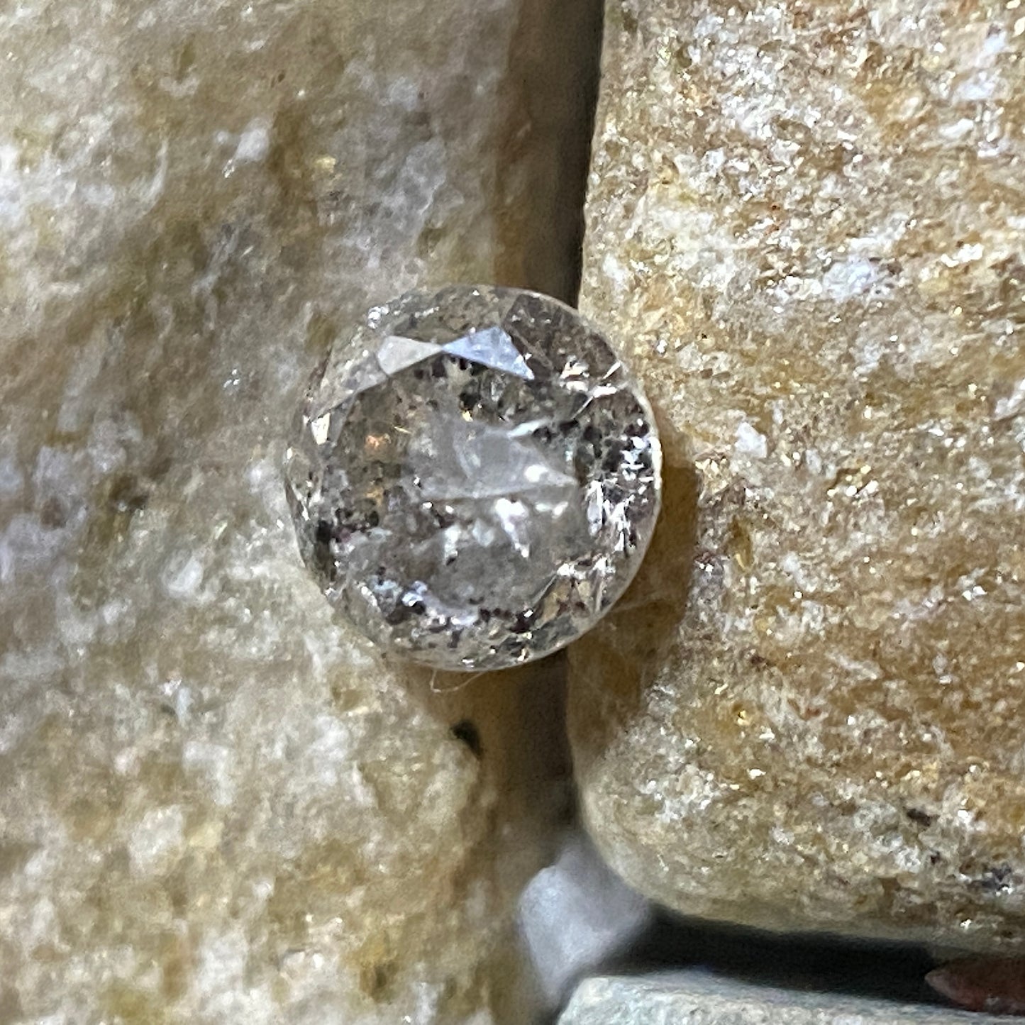 NATURAL DIAMOND GEMSTONE : FINCH MINE, NORTHERN CAPE, SOUTH AFRICA 0.12Ct MFG5484