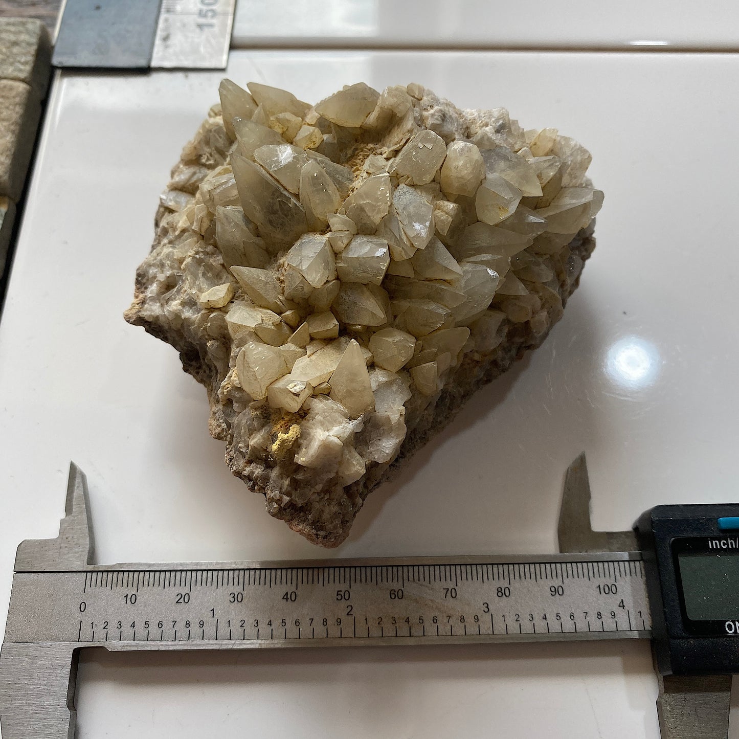 "DOG-TOOTH" CALCITE : TORR WORKS QUARRY, CRANMORE, MENDIP HILLS, SOMERSET 350g MF5213