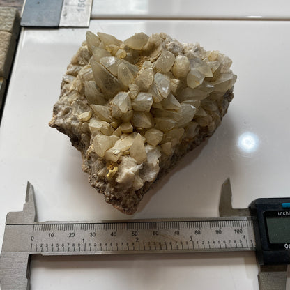 "DOG-TOOTH" CALCITE : TORR WORKS QUARRY, CRANMORE, MENDIP HILLS, SOMERSET 350g MF5213
