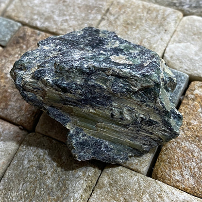 LIZARDITE - GWENDREATH QUARRY, KENNACK, CORNWALL, ENGLAND. 30g MF4212