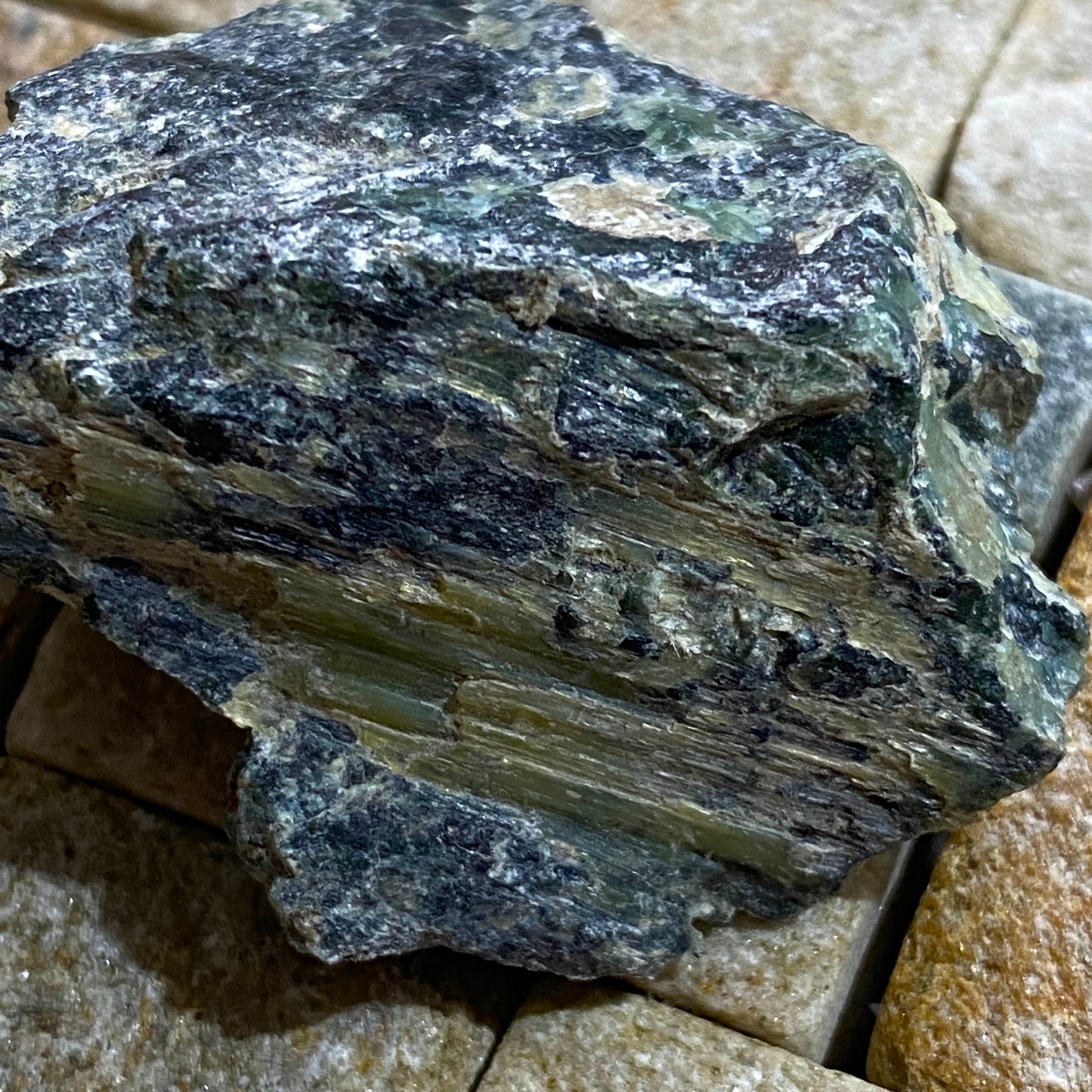 LIZARDITE - GWENDREATH QUARRY, KENNACK, CORNWALL, ENGLAND. 30g MF4212