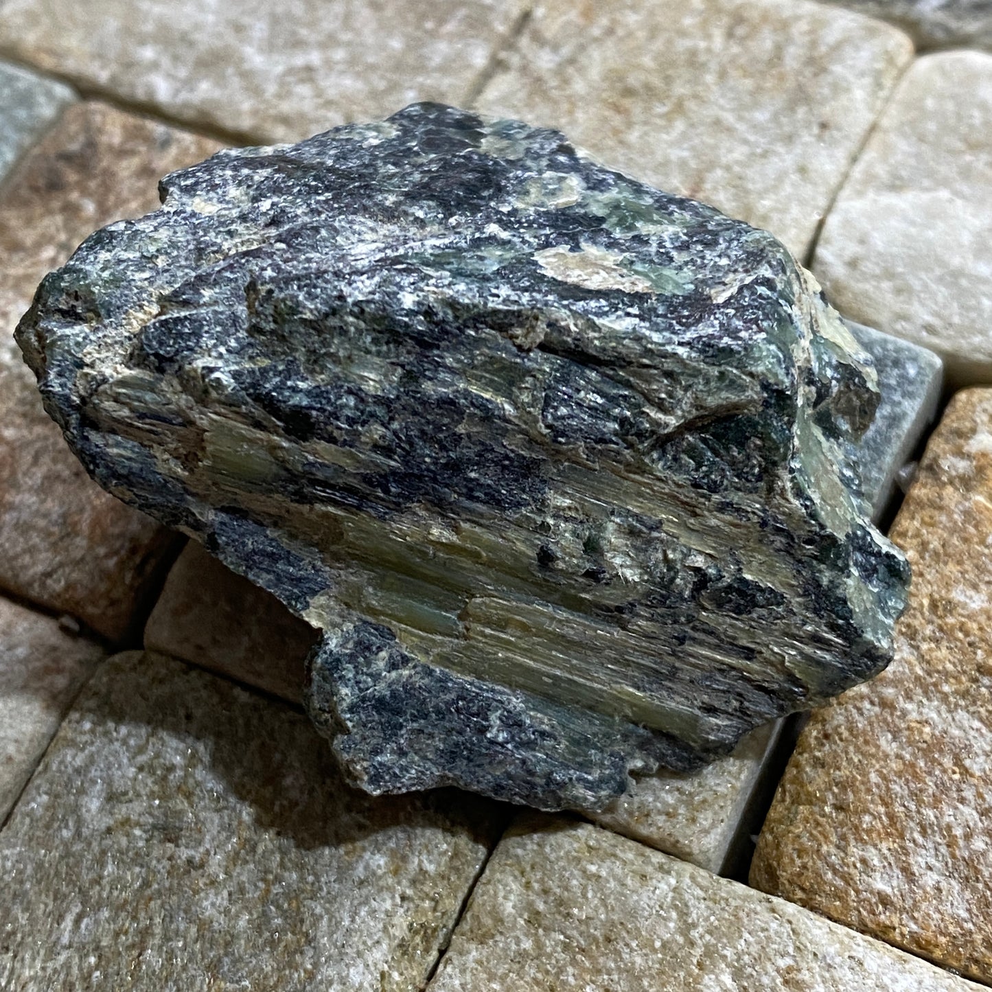 LIZARDITE - GWENDREATH QUARRY, KENNACK, CORNWALL, ENGLAND. 30g MF4212