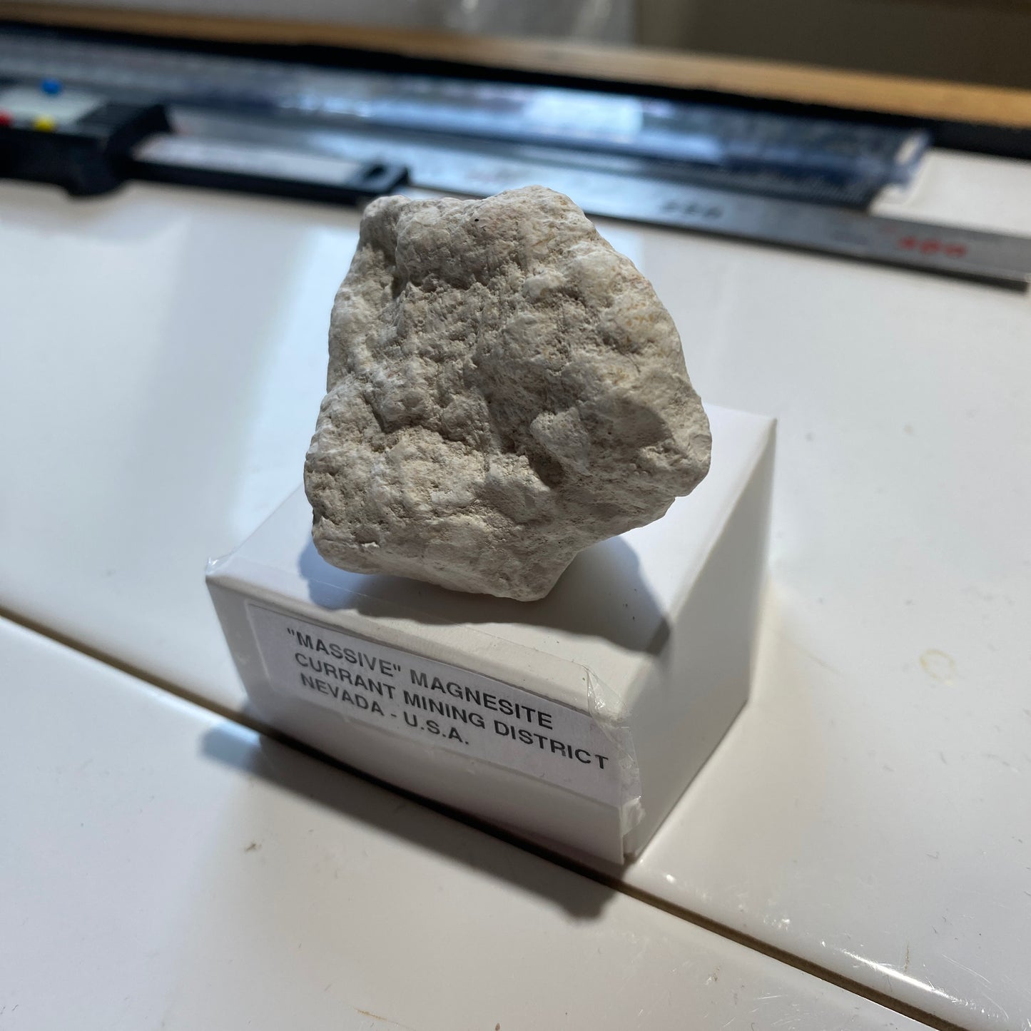 "MASSIVE" MAGNESITE : CURRANT MINING DISTRICT, NEVADA, U.S.A. 49g MF5219