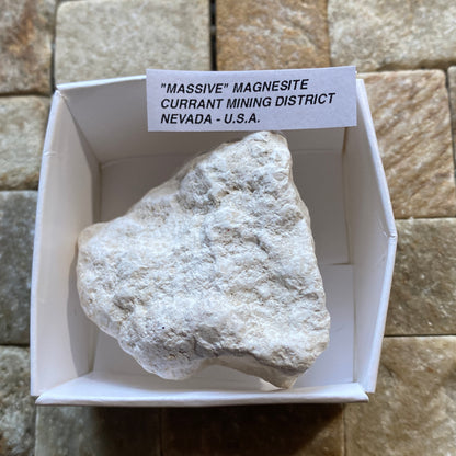 "MASSIVE" MAGNESITE : CURRANT MINING DISTRICT, NEVADA, U.S.A. 49g MF5219