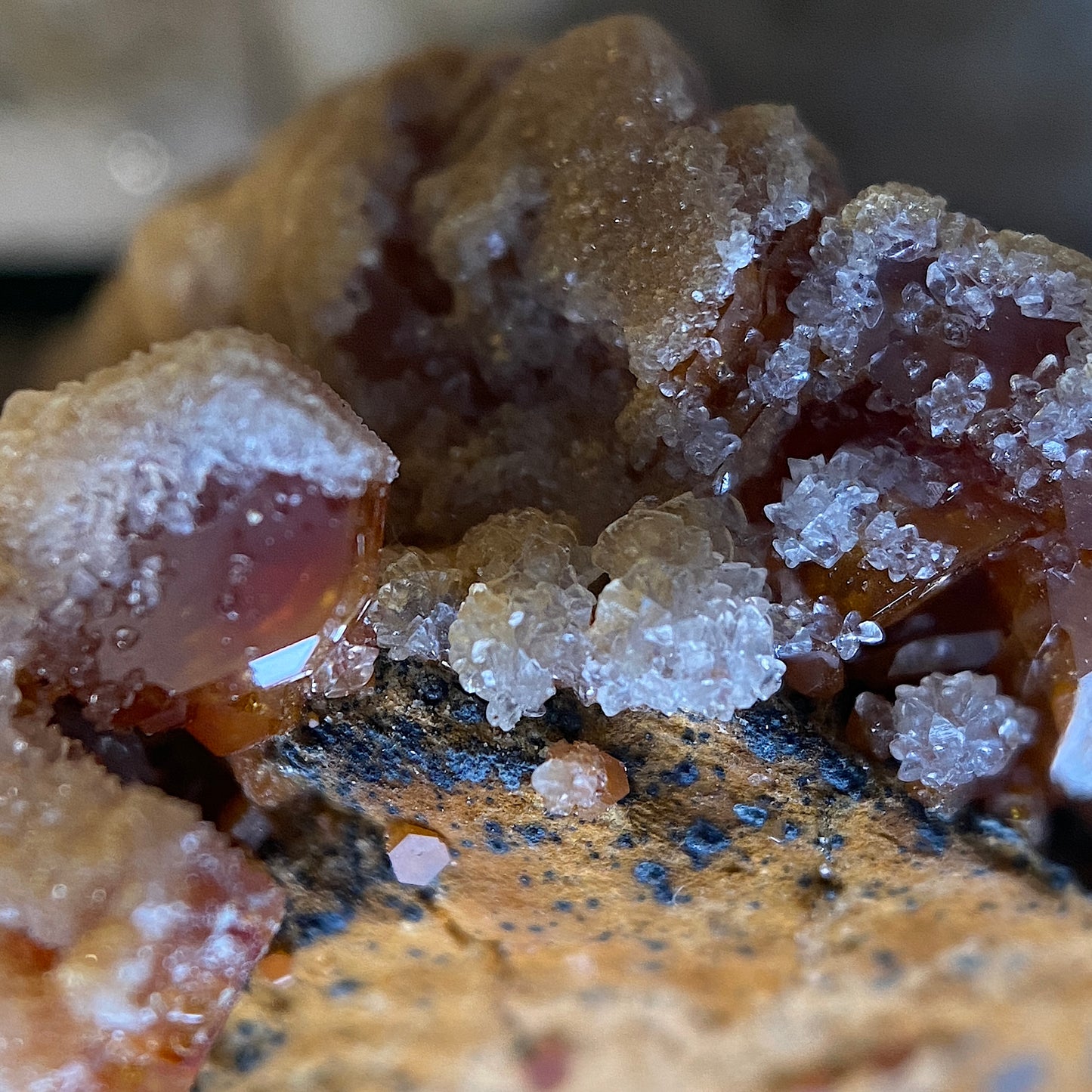VANADINITE/CALCITE [ETC] : FOUR MAN MINE, DRAA-TAFILALET, MOROCCO. 38g MF5220
