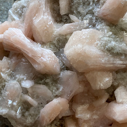 STILBITE : MAHADORI QUARRY, SINNAR, NASHIK, MAHARASHTRA, INDIA 753g MF 5221