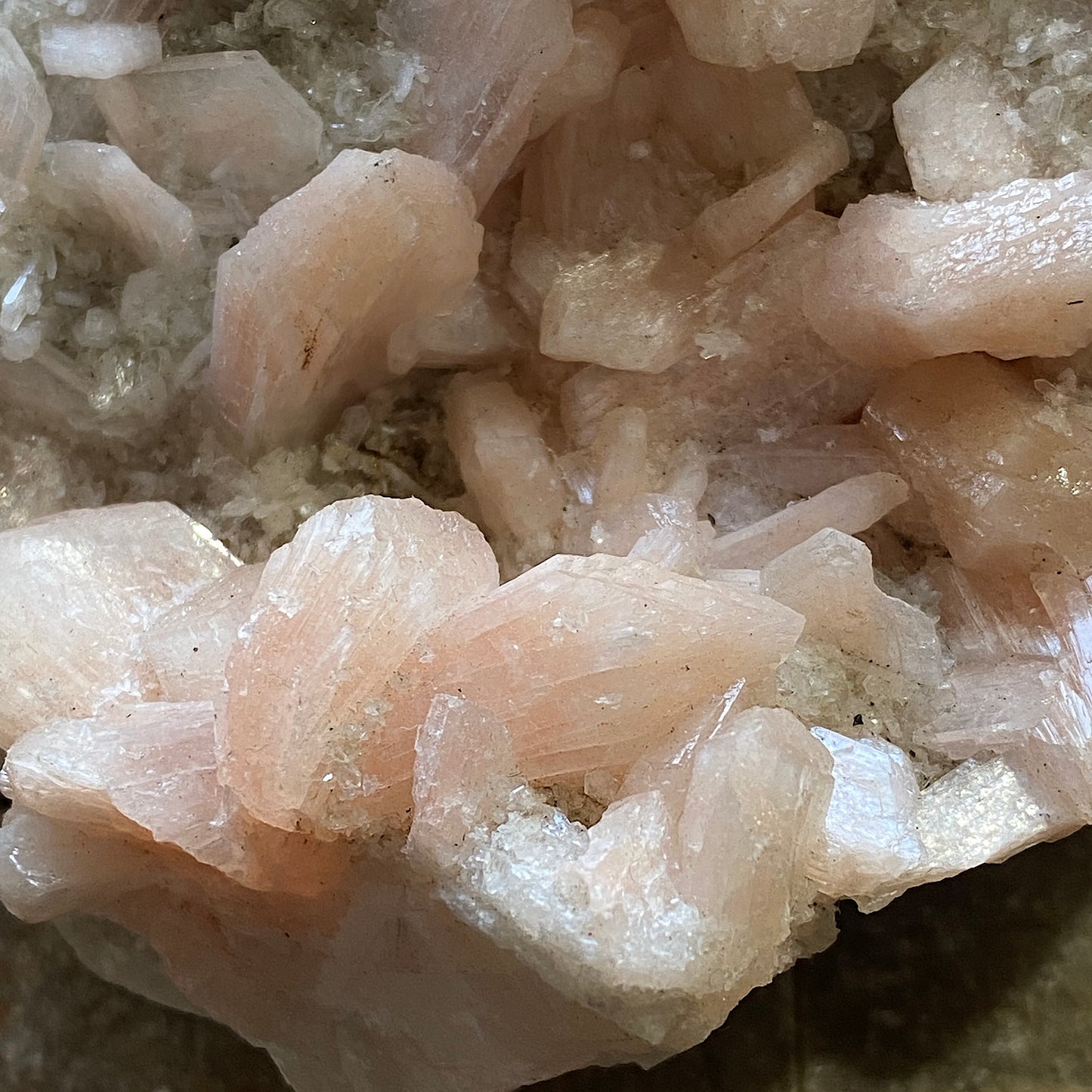 STILBITE : MAHADORI QUARRY, SINNAR, NASHIK, MAHARASHTRA, INDIA 753g MF 5221