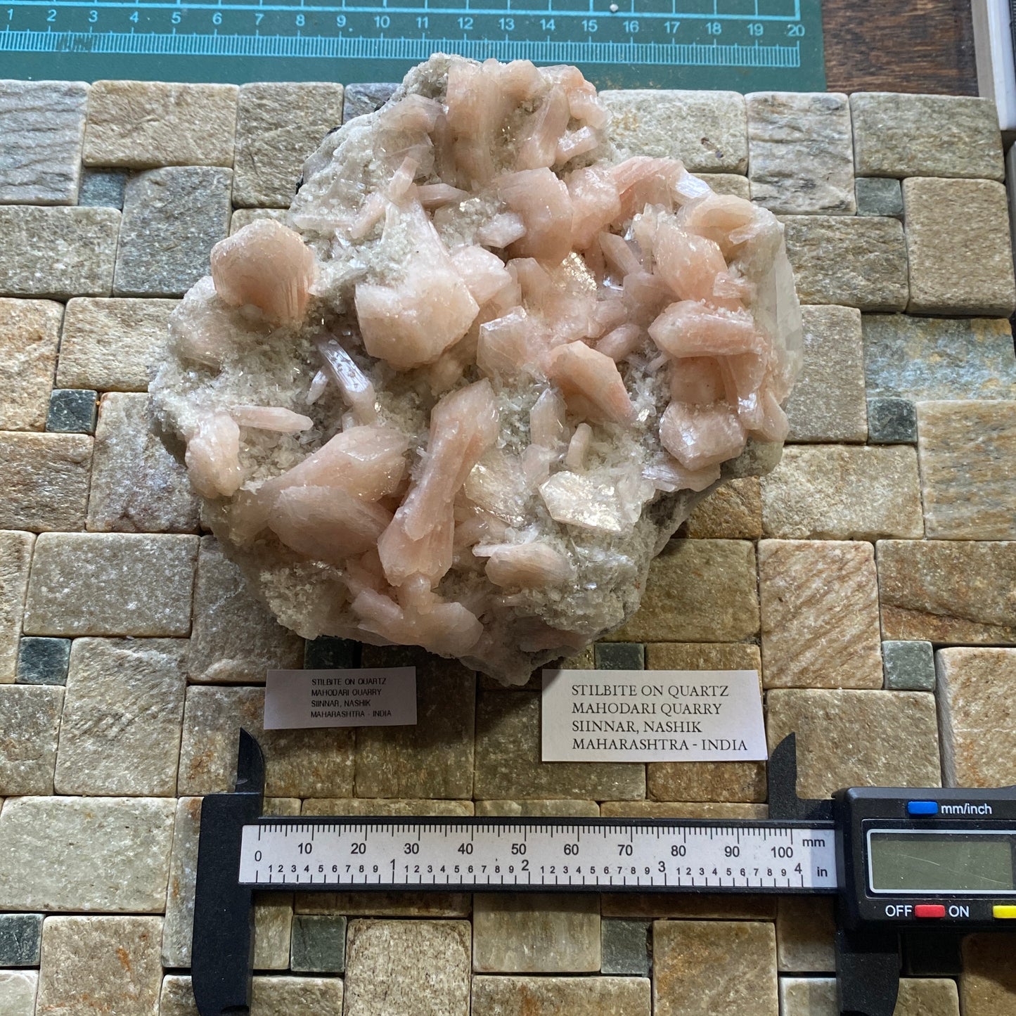 STILBITE : MAHADORI QUARRY, SINNAR, NASHIK, MAHARASHTRA, INDIA 753g MF 5221