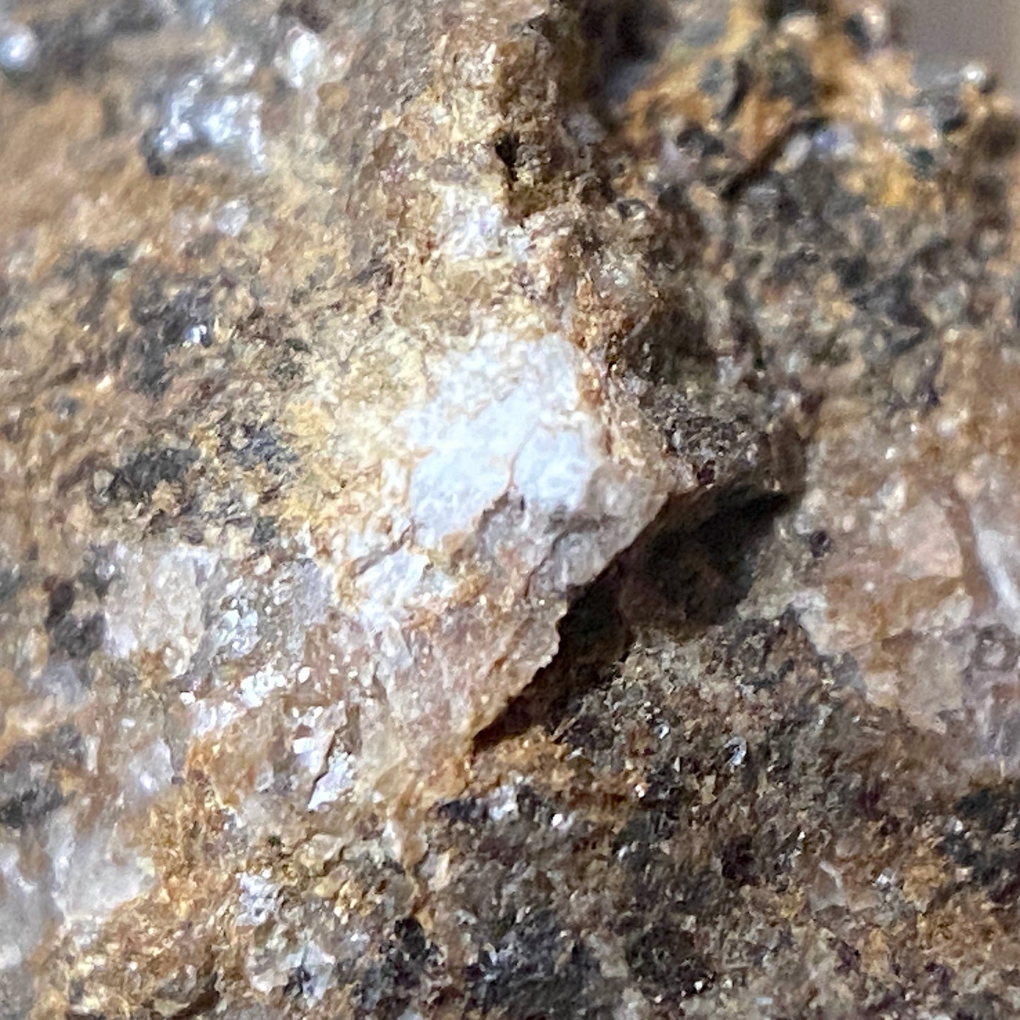 BANALSITE ETC ON MATRIX : BENALT MINE, RHIW, WALES. 48g MF1560