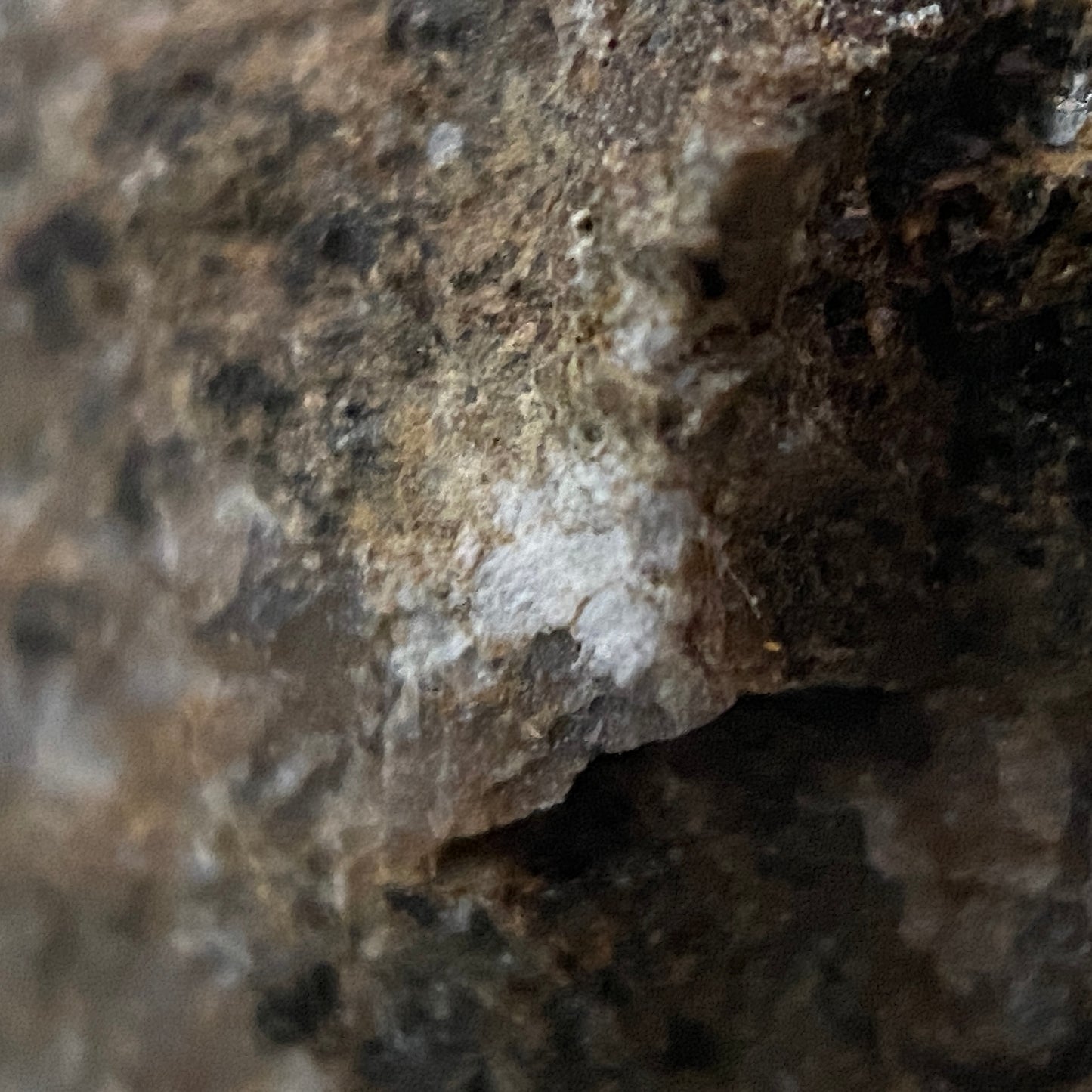 BANALSITE ETC ON MATRIX : BENALT MINE, RHIW, WALES. 48g MF1560