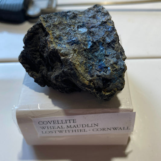COVELLITE : RARE FROM WHEAL MAUDLIN, LOSTWITHIEL, CORNWALL, ENGLAND. 83g MF5223