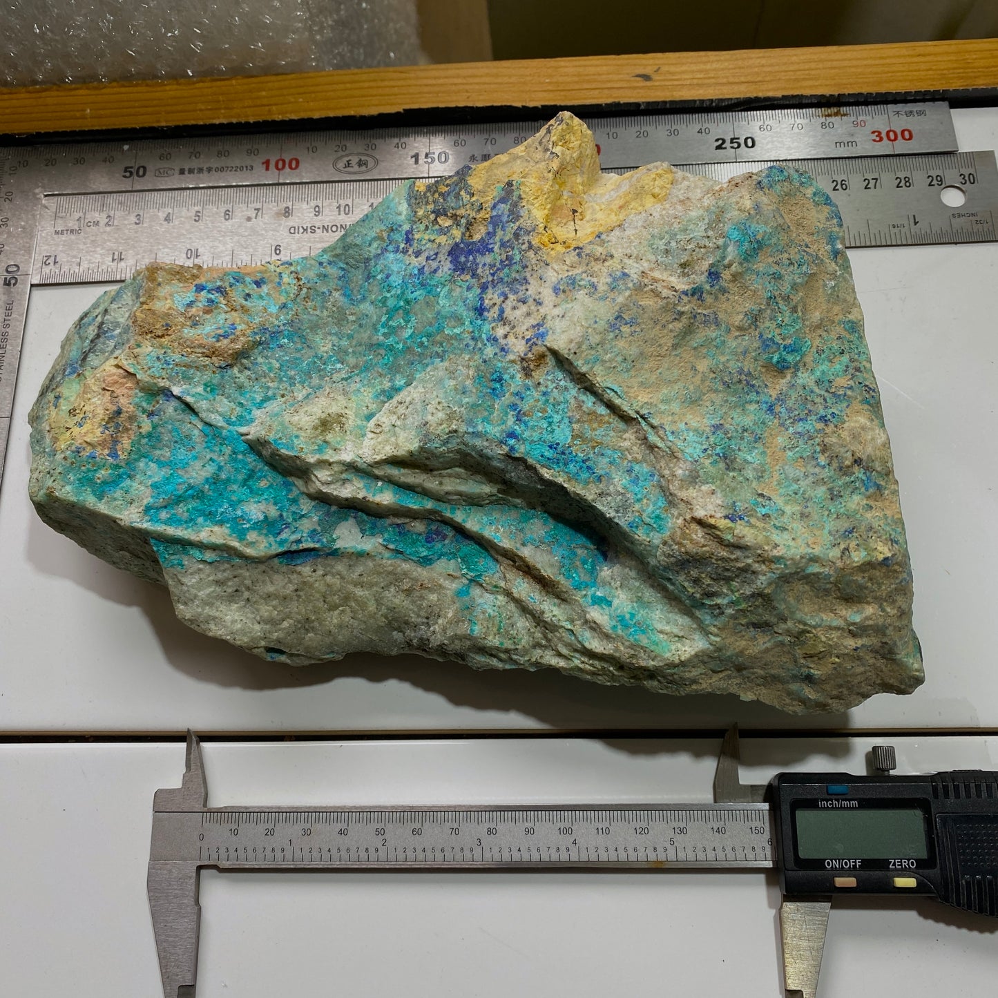 CHRYSOCOLLA WITH AZURITE - INSPIRATION MINE, ARIZONA, U.S.A SUBSTANTIAL 2350g MF4219