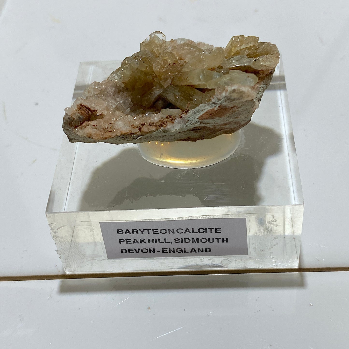 BARYTE ON CALCITE : PEAK HILL, SIDMOUTH, DEVON ENGLAND. MF1573