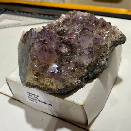AMETHYST QUARTZ CRYSTAL ASSEMBLAGE.  AMETISTA, BRAZIL 343g MF1516