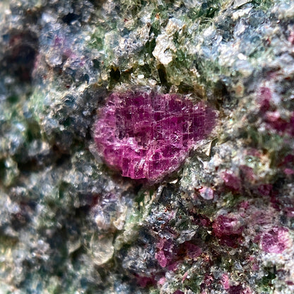 FUCHSITE WITH RUBY CORUNDUM : ERONGO MOUNTAINS, NAMIBIA 329g. MF5230