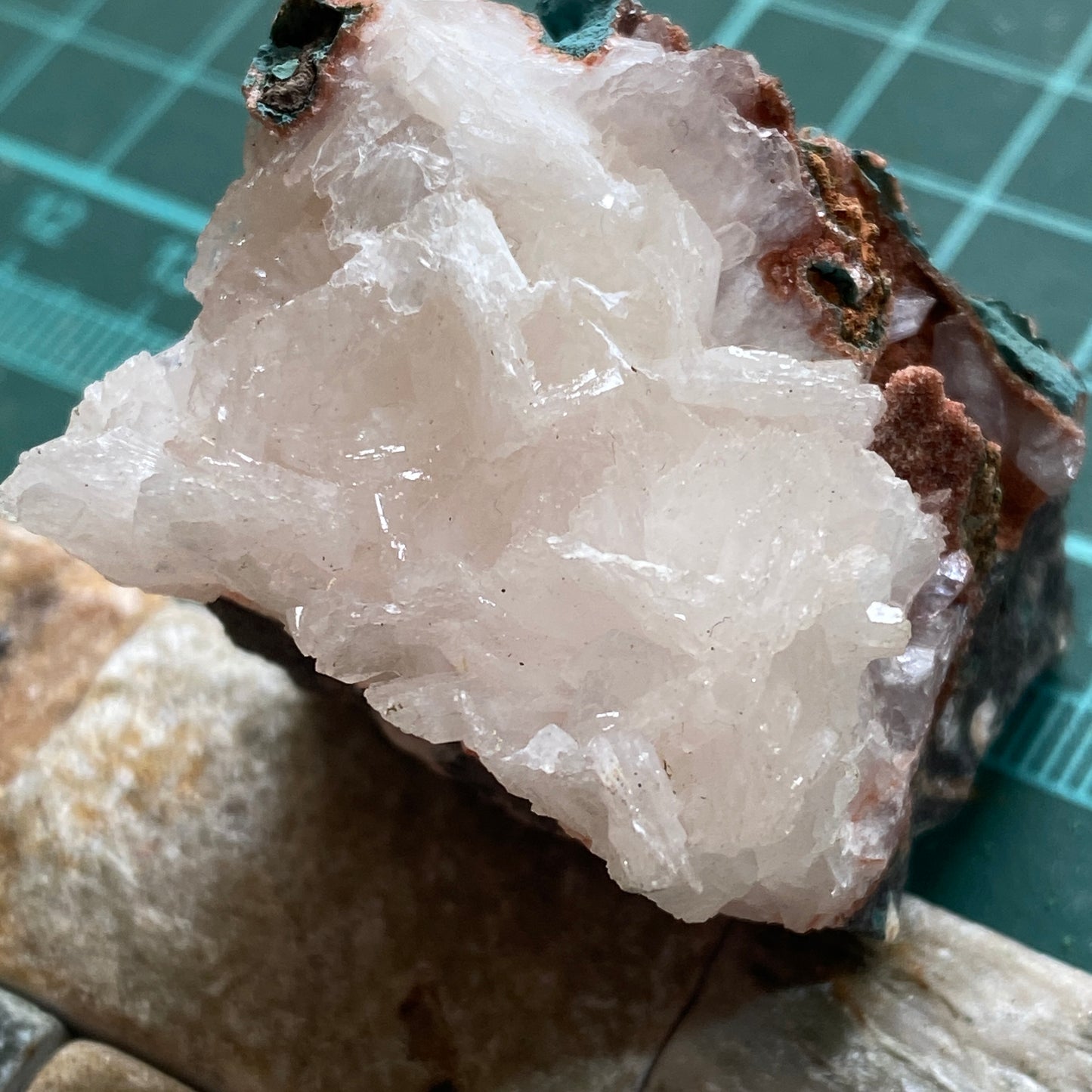 STILBITE - PASHHAN QUARRY,PUNE, MAHARASHTRA, INDIA  44g. MF4224