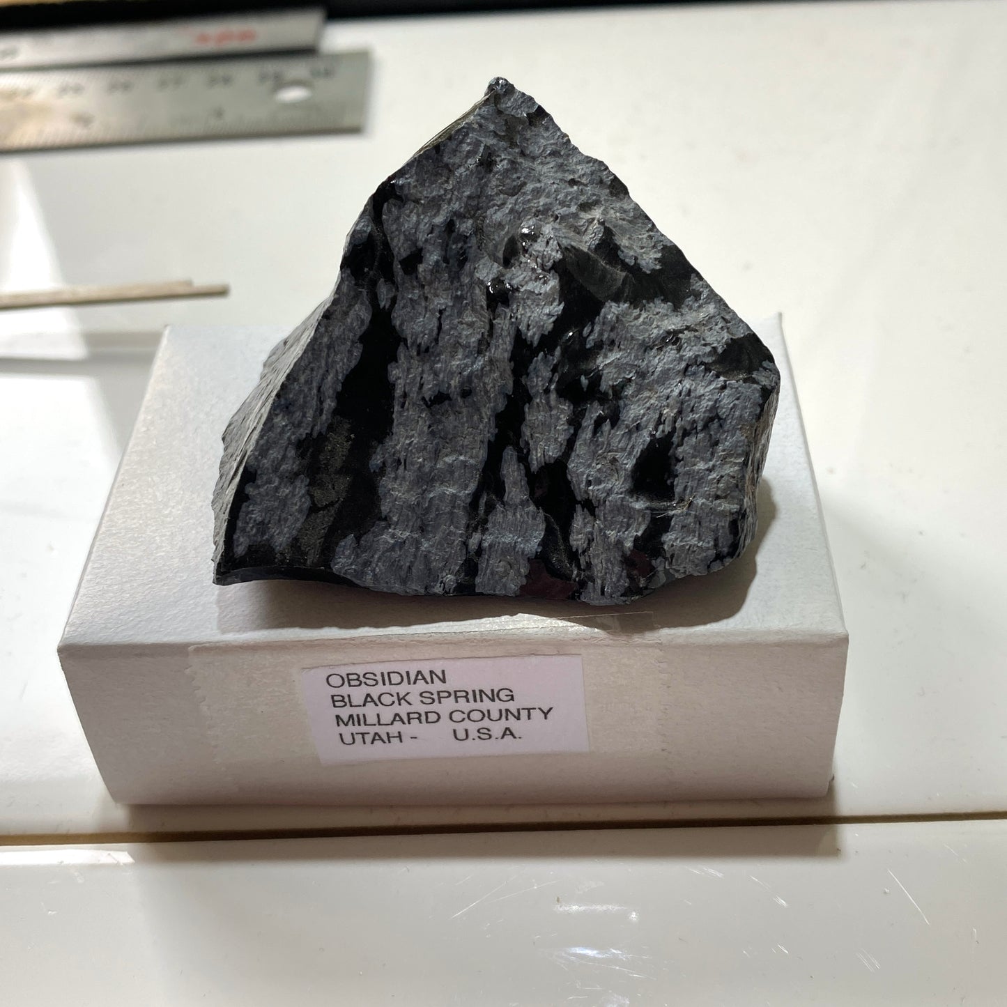 OBSIDIAN WITH CRISTOBALITE - BLACK SPRINGS, UTAH, U.S.A. 73g MF4225