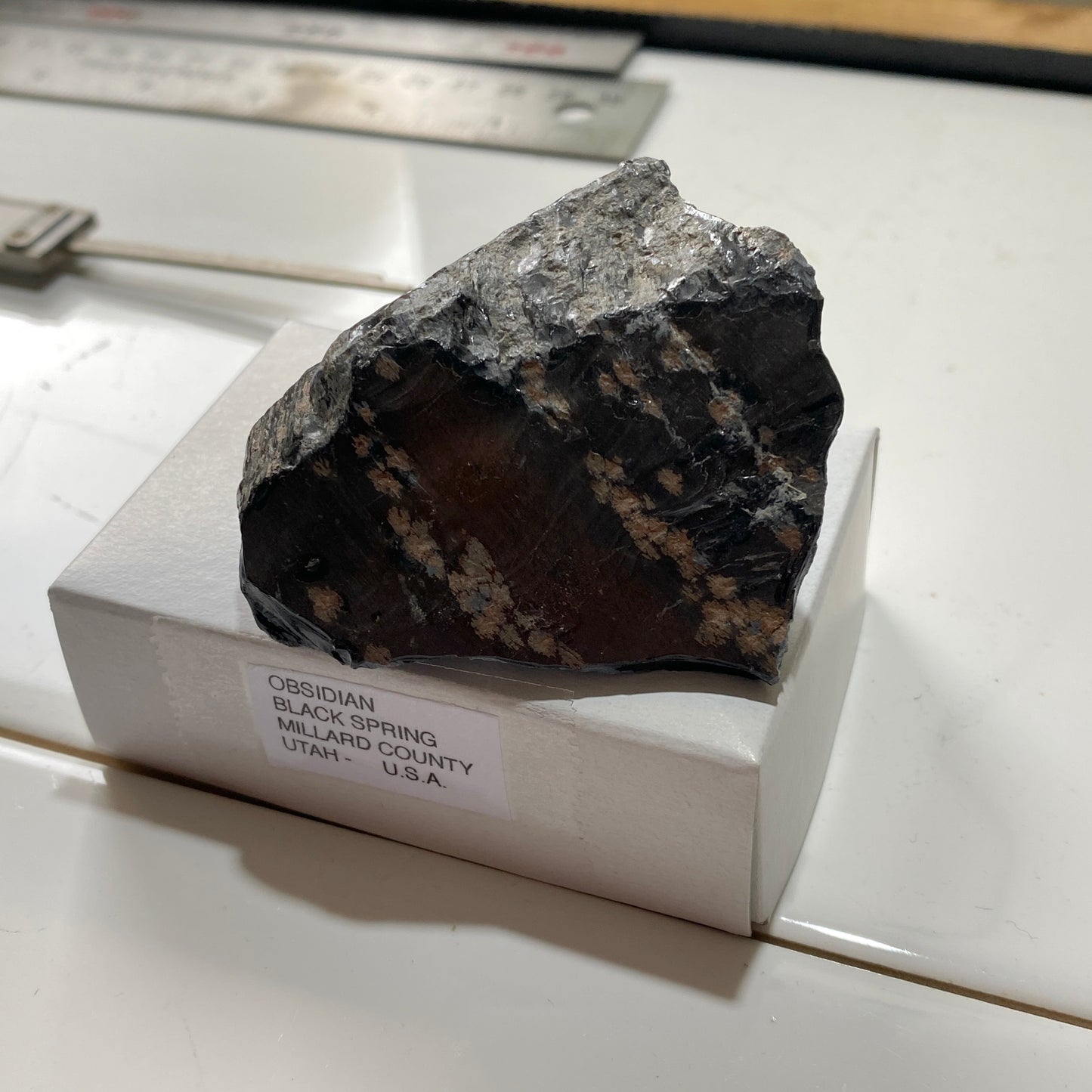 OBSIDIAN WITH CRISTOBALITE - BLACK SPRINGS, UTAH, U.S.A. 73g MF4225