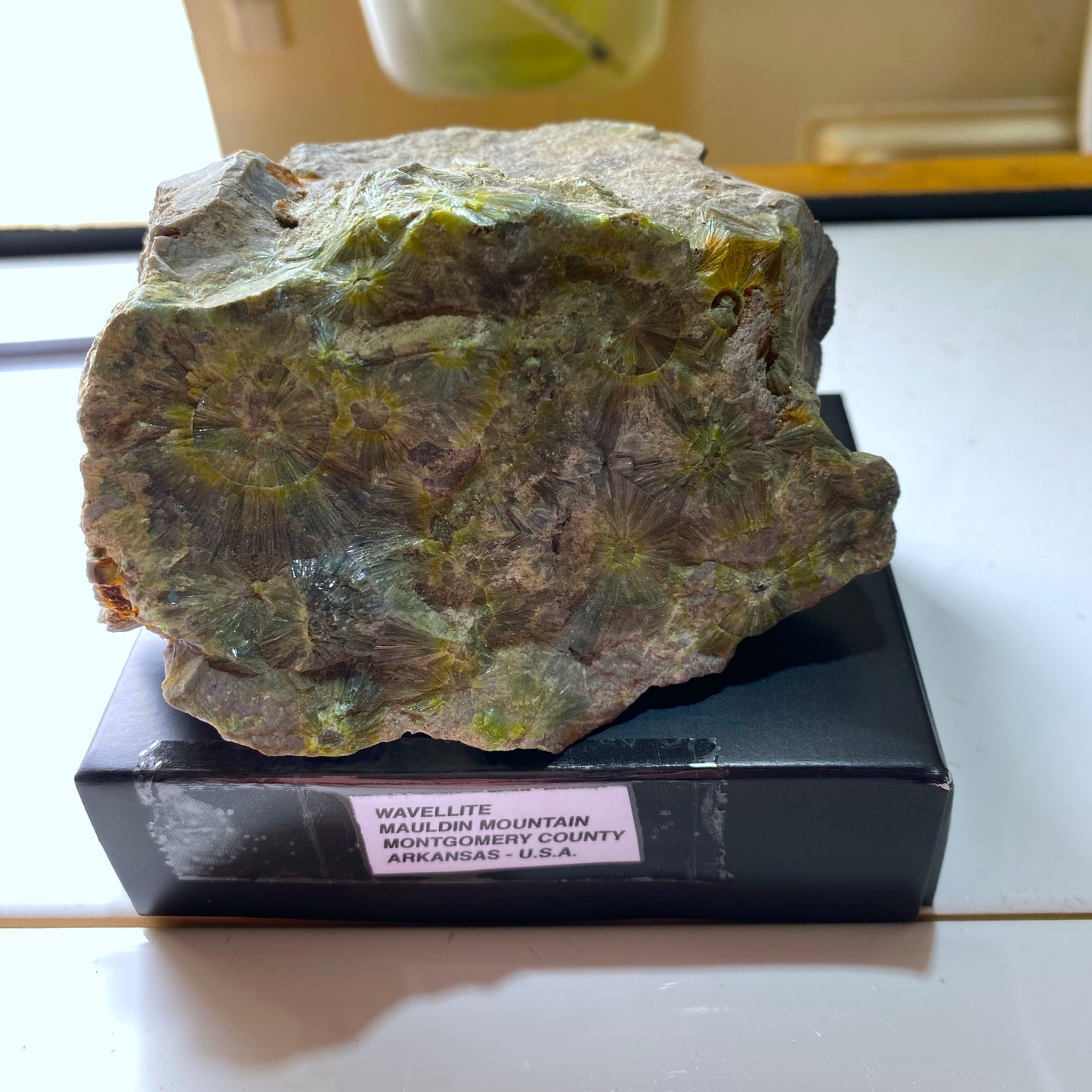 WAVELLITE - MAULDIN MOUNTAIN, MONTGOMERY COUNTY, ARKANSAS, U.S.A. LARGE 468g  MF6894