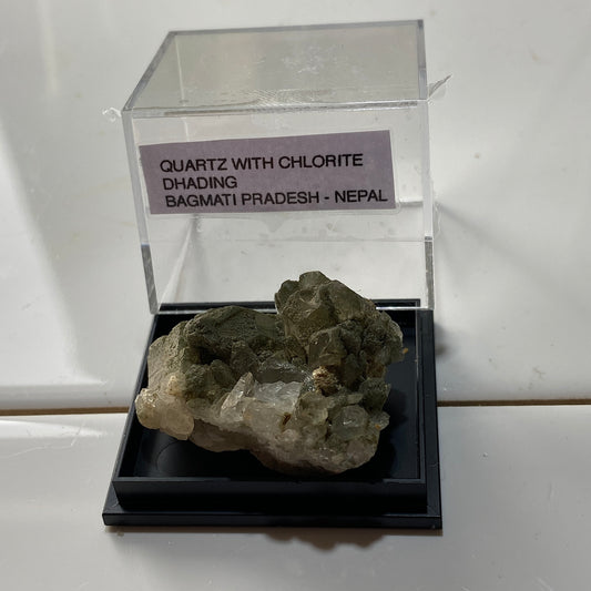 QUARTZ WITH CHLORITE EXQUISITE SPECIMEN FROM PRADESH, NEPAL 17g MF6823