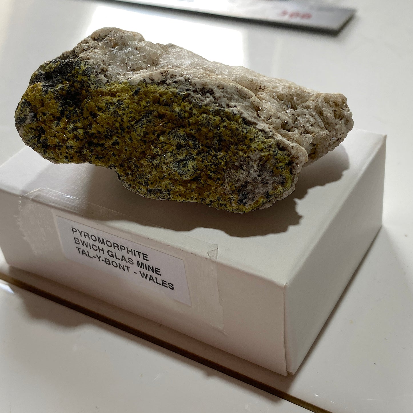 PYROMORPHITE : BWICH GLAS MINE, TAL-Y-BONT, CEREDIGION, WALES, U.K. 83g MF5236
