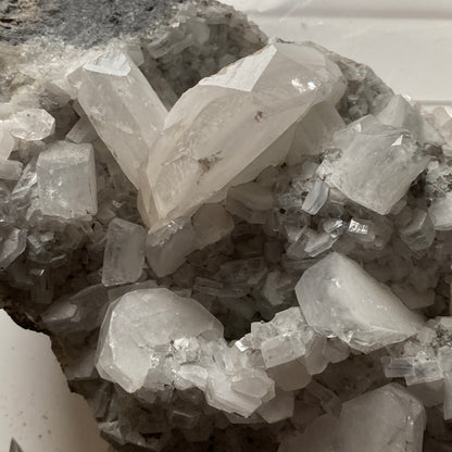 CALCITE CRYSTAL ASSEMBLAGE, NORTHERN CAPE, SOUTH AFRICA. SUBSTANTIAL 838g MF1594