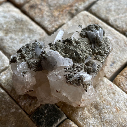 FLUORITE/PYRITE/QUARTZ FROM LADYWASH MINE, DERBYSHIRE, ENGLAND 27g MF2043