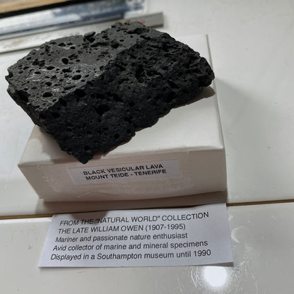 VESICULAR LAVA : MOUNT TEIDE, TENERIFE, SPAIN  118g MF5242