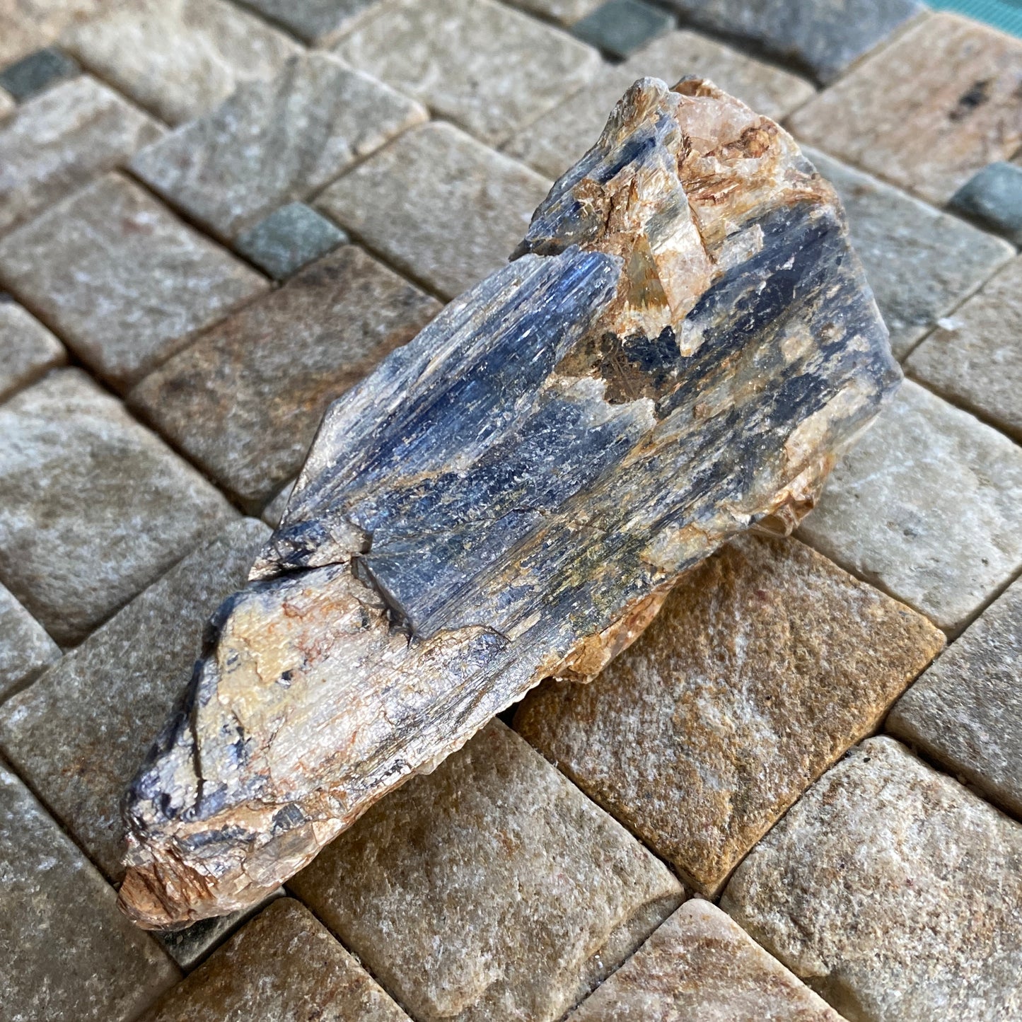 KYANITE FROM SOROYA, HASVIK, NORWAY. 92g MF2046