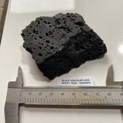 VESICULAR LAVA : MOUNT TEIDE, TENERIFE, SPAIN  118g MF5242