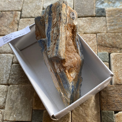 KYANITE FROM SOROYA, HASVIK, NORWAY. 92g MF2046