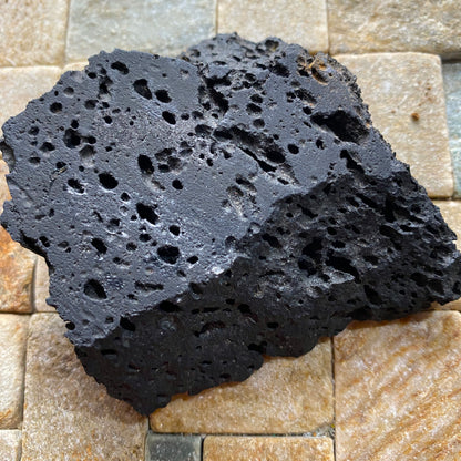 VESICULAR LAVA : MOUNT TEIDE, TENERIFE, SPAIN  118g MF5242