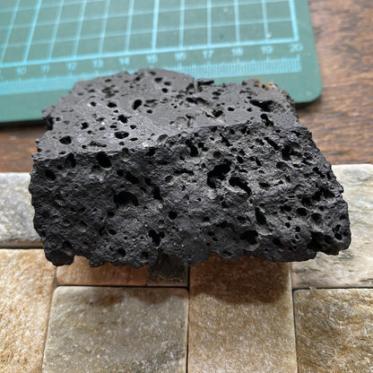VESICULAR LAVA : MOUNT TEIDE, TENERIFE, SPAIN  118g MF5242