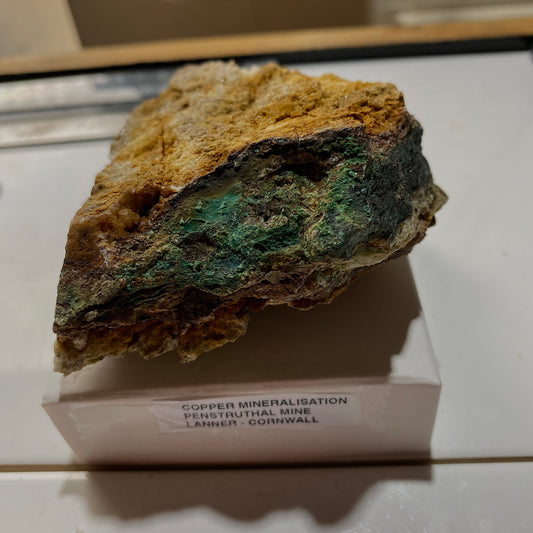 COPPER MINERALISATION : PENSTRUTHAL MINE, LANNER, CORNWALL, 291g MF5244
