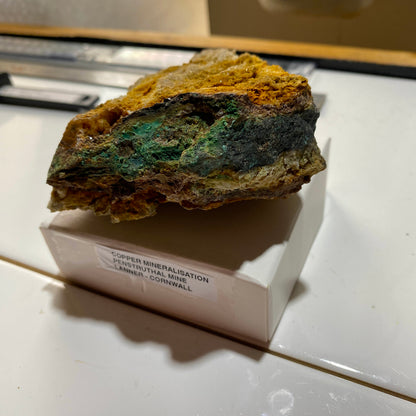 COPPER MINERALISATION : PENSTRUTHAL MINE, LANNER, CORNWALL, 291g MF5244