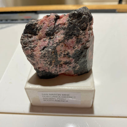RHODONITE : SAN MARTIN MINE, ANCASH, PERU  144g MF1698