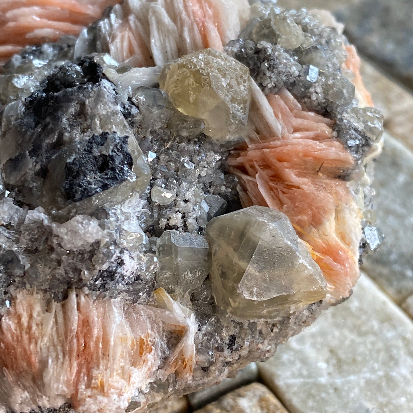 BARYTE/CERUSSITE [ETC] FROM LES DALLES MINE, MIBLADEN, MOROCCO HEAVY 1340g MF2054