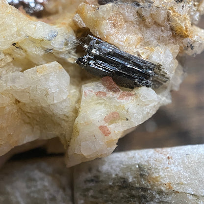 ALMANDINE GARNET [ETC] : HAROMOSH MOUNTAINS, GILGIT-BALTISTAN, PAKISTAN 22g MF1616