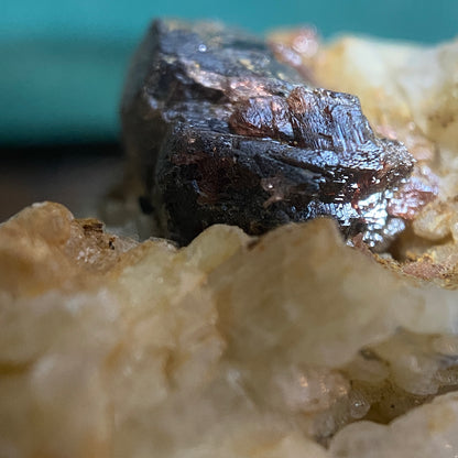 ALMANDINE GARNET [ETC] : HAROMOSH MOUNTAINS, GILGIT-BALTISTAN, PAKISTAN 22g MF1616